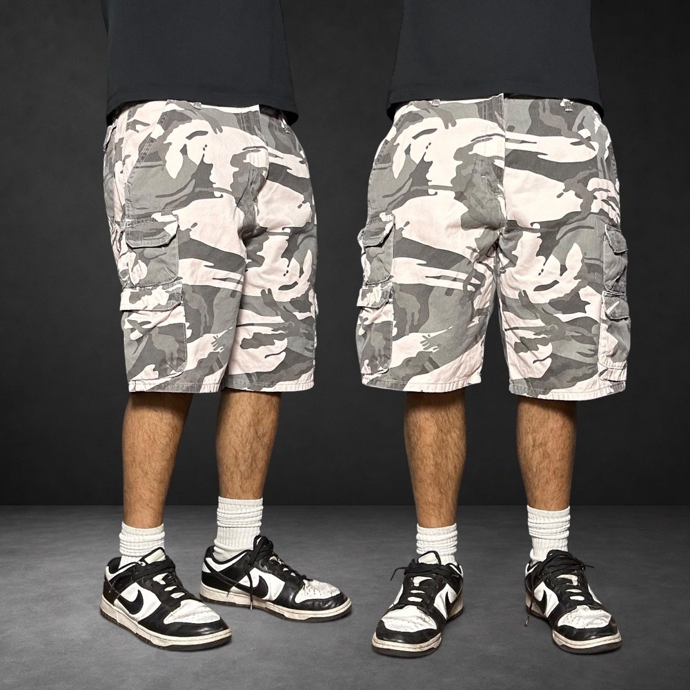 Wrangler Pink Grey Camo Cargo Shorts Baggy Skater Y2K Retro Size 36
